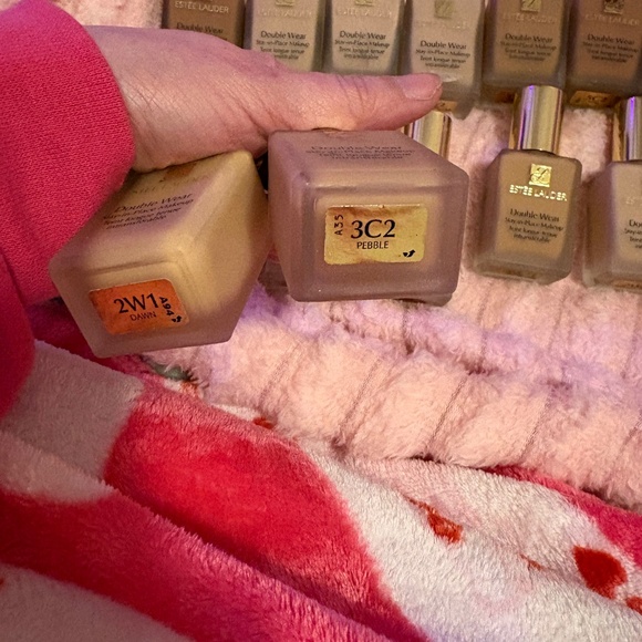 Estée Lauder Double Wear Stay-in-Place Liquid Foundation Assorted Shades - Picture 3 of 16